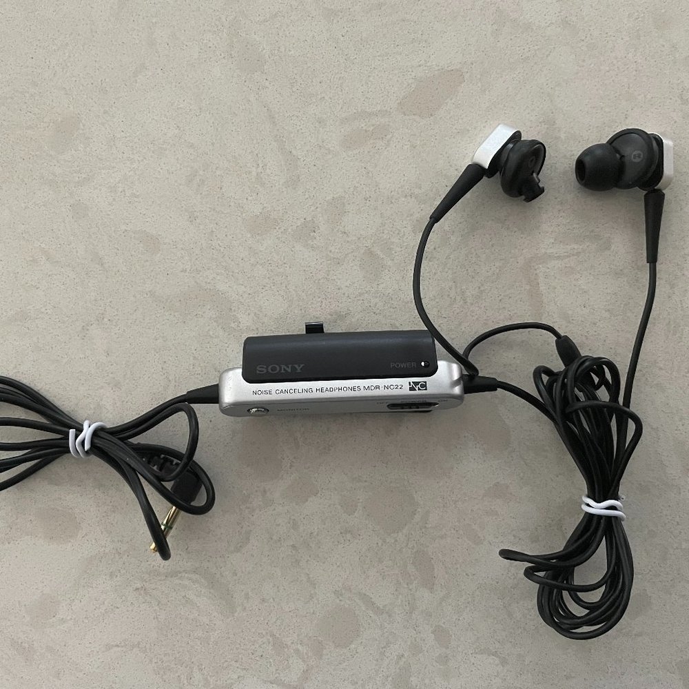 Sony MDR-NC22 Noise Canceling Headphones Ear Buds Silver Black Wired Tested